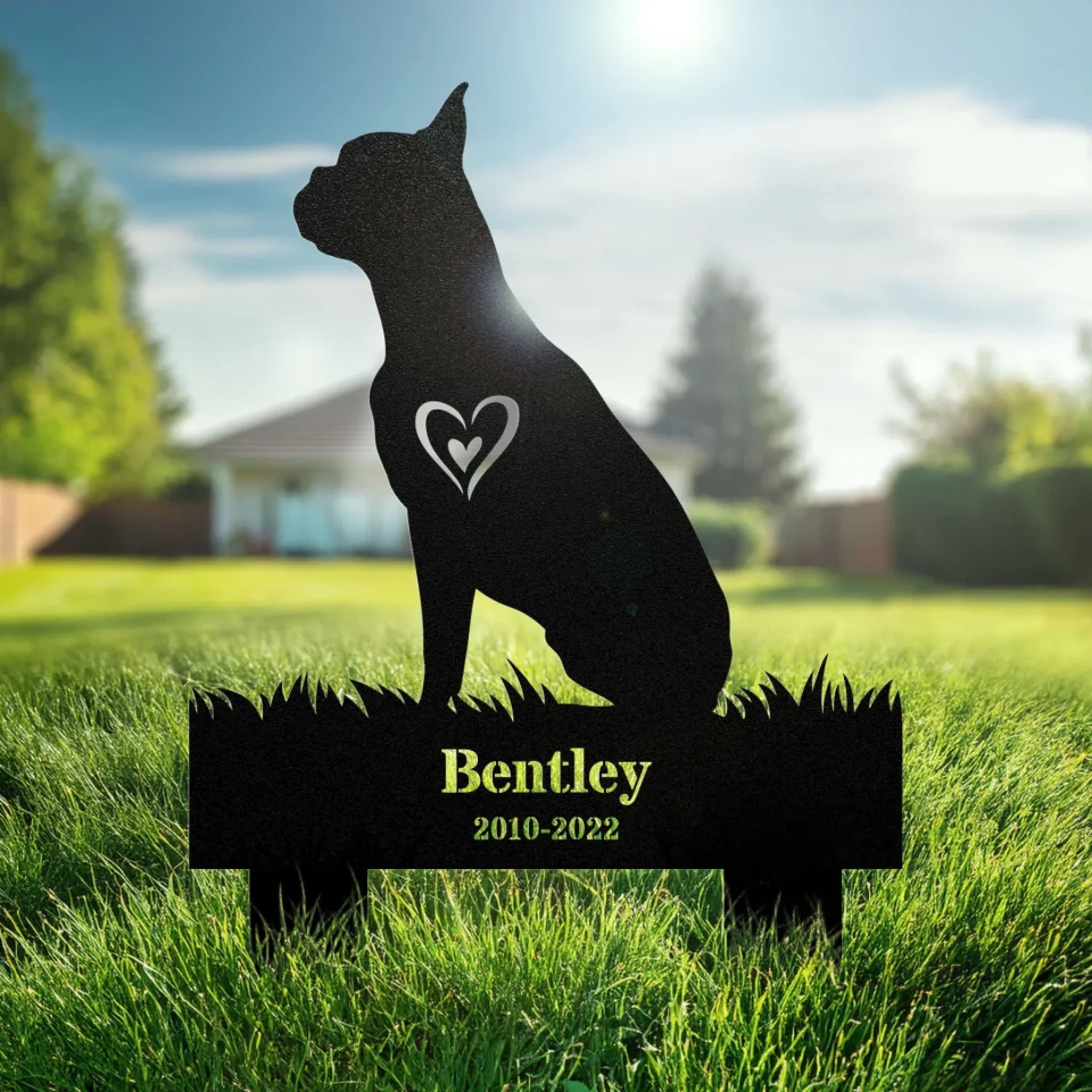 Inset-Heart-Memorial-Sign-in-a-Yard